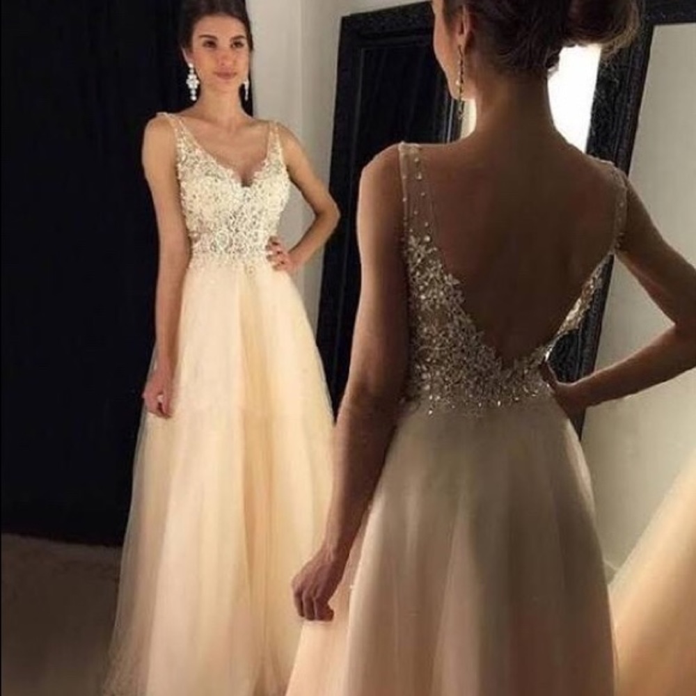 ISO PROM DRESSES‼️😍 - Picture 8 of 8